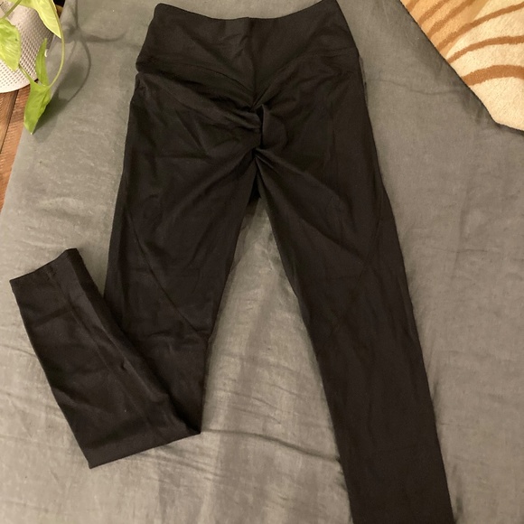 V Cross Waisted Leggings - Picture 6 of 8